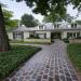 Walkway entrance featuring Courtstone paver