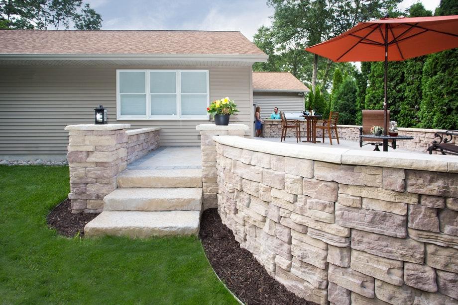 Belvedere Wall | Walls & Verticals | Pavers & Retaining Walls | Nie...