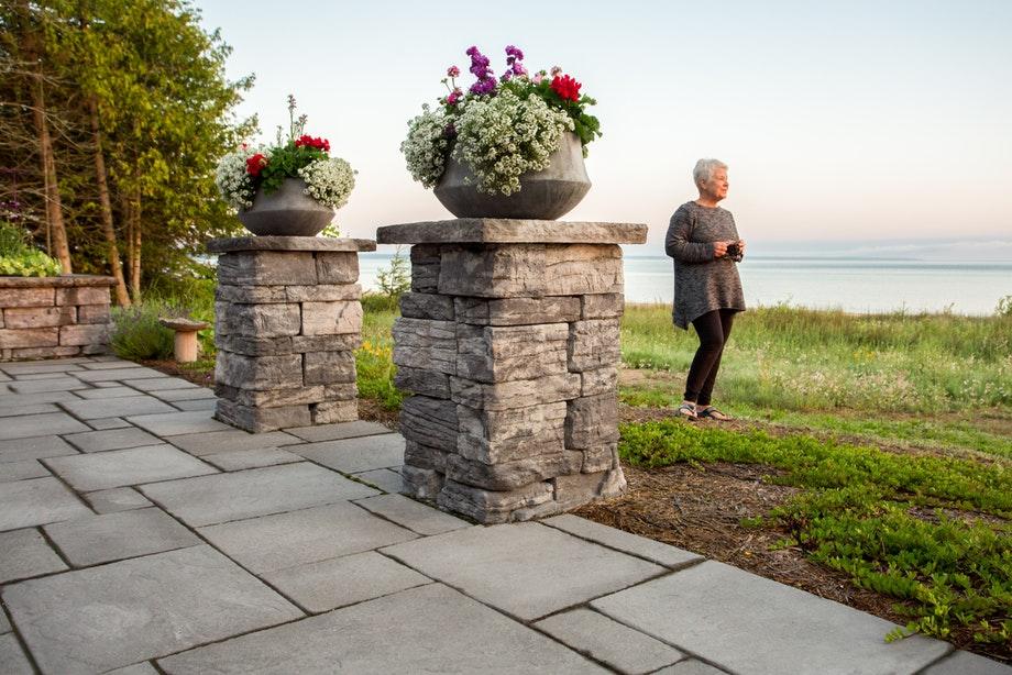 Column Caps | Coping | Pavers & Retaining Walls | Niemeyer's Landsc...