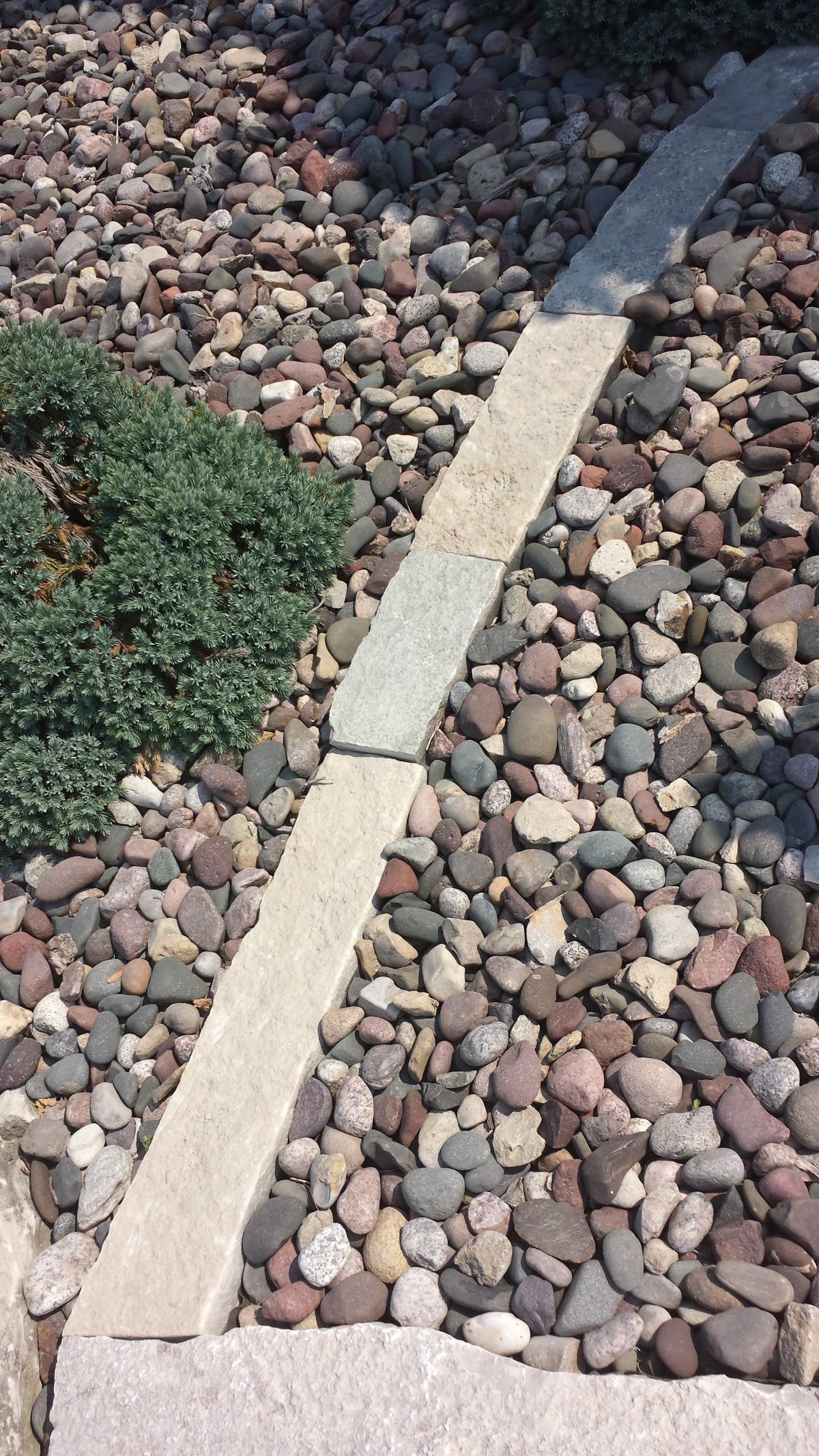 Eden Lawn Edging | Lawn Edging | Stone | Niemeyer's ...