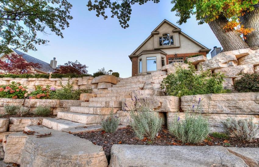 Outcropping Wall | Walls & Verticals | Pavers & Retaining Walls | N...